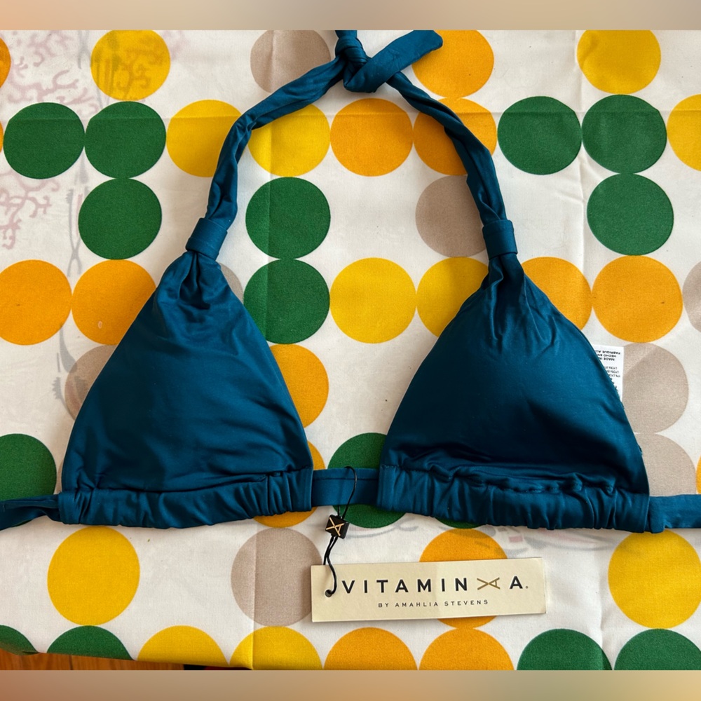 NWT! Vitamin A triangle bikini top size xs